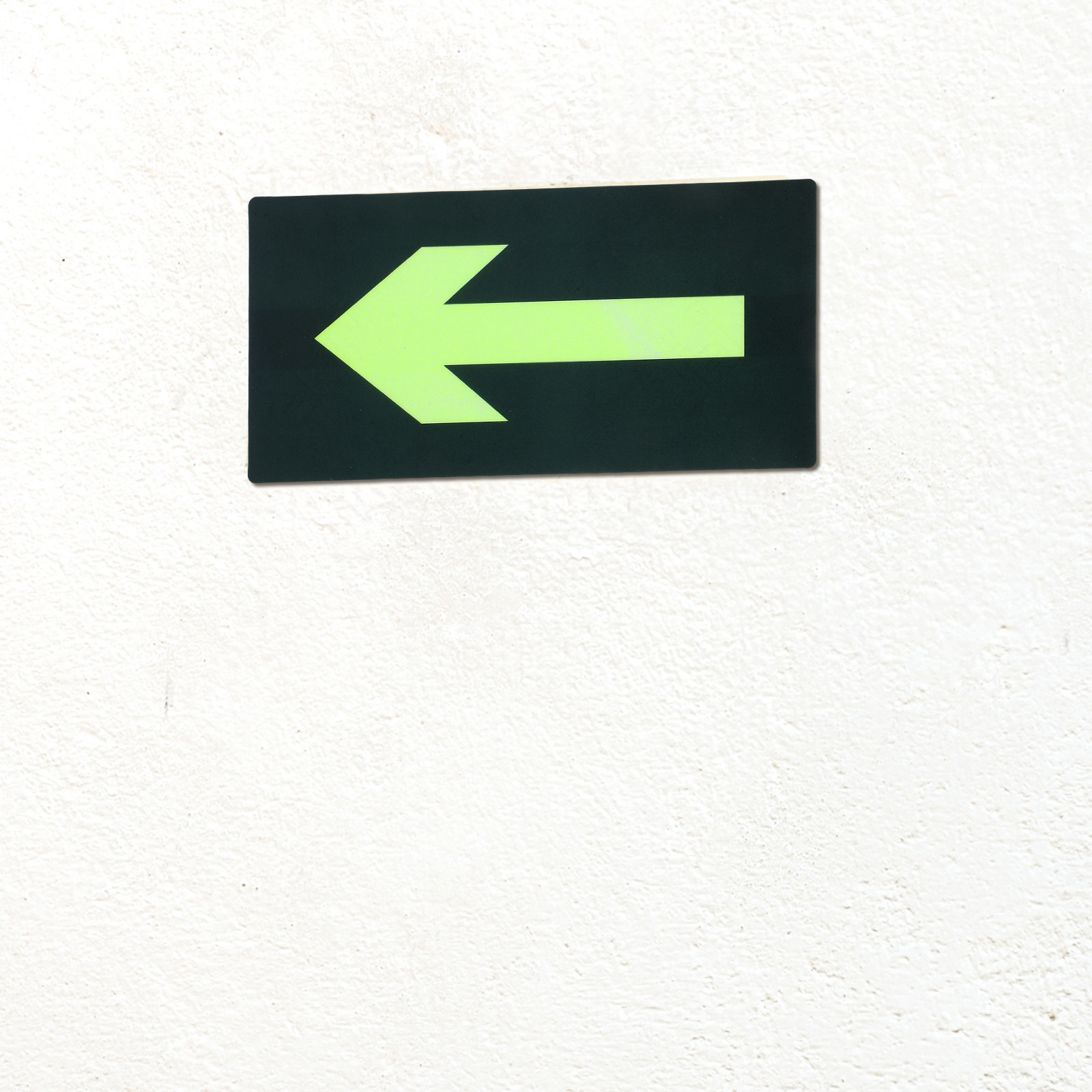 8Pcs Glow in Exit Arrow Sticke - مراجعة Emergency Exit Sign وسعره