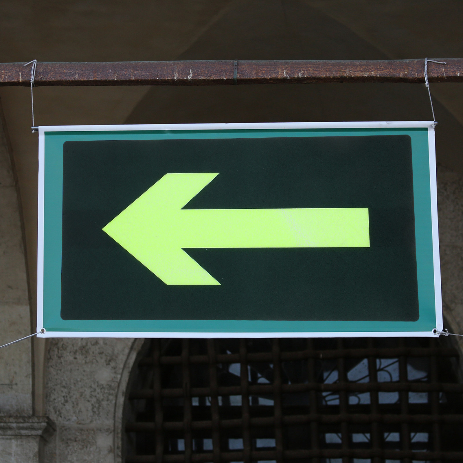 8Pcs Self Adhesive Glow Waterp - مراجعة Emergency Exit Sign وسعره